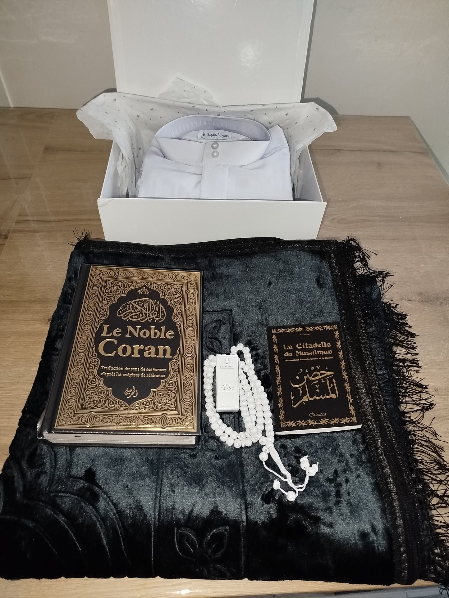 Coffret prière personnalisé complet homme qamis, tapis de prière