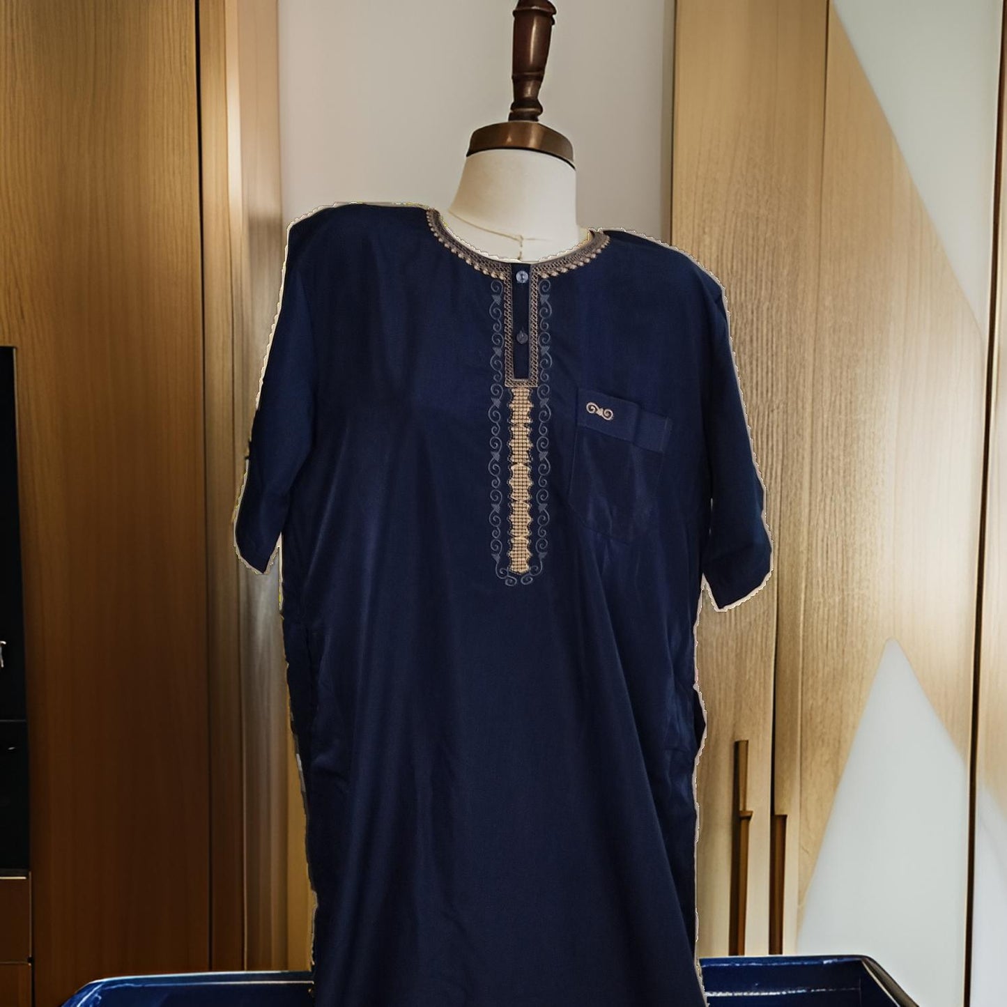 Qamis bleu marine homme manche courte brodé Élégance et Tradition pour Homme