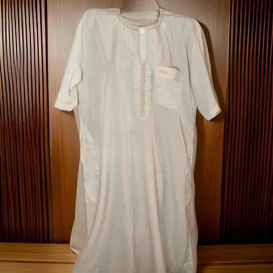 Qamis beige homme manche courte brodé Élégance et Tradition pour Homme
