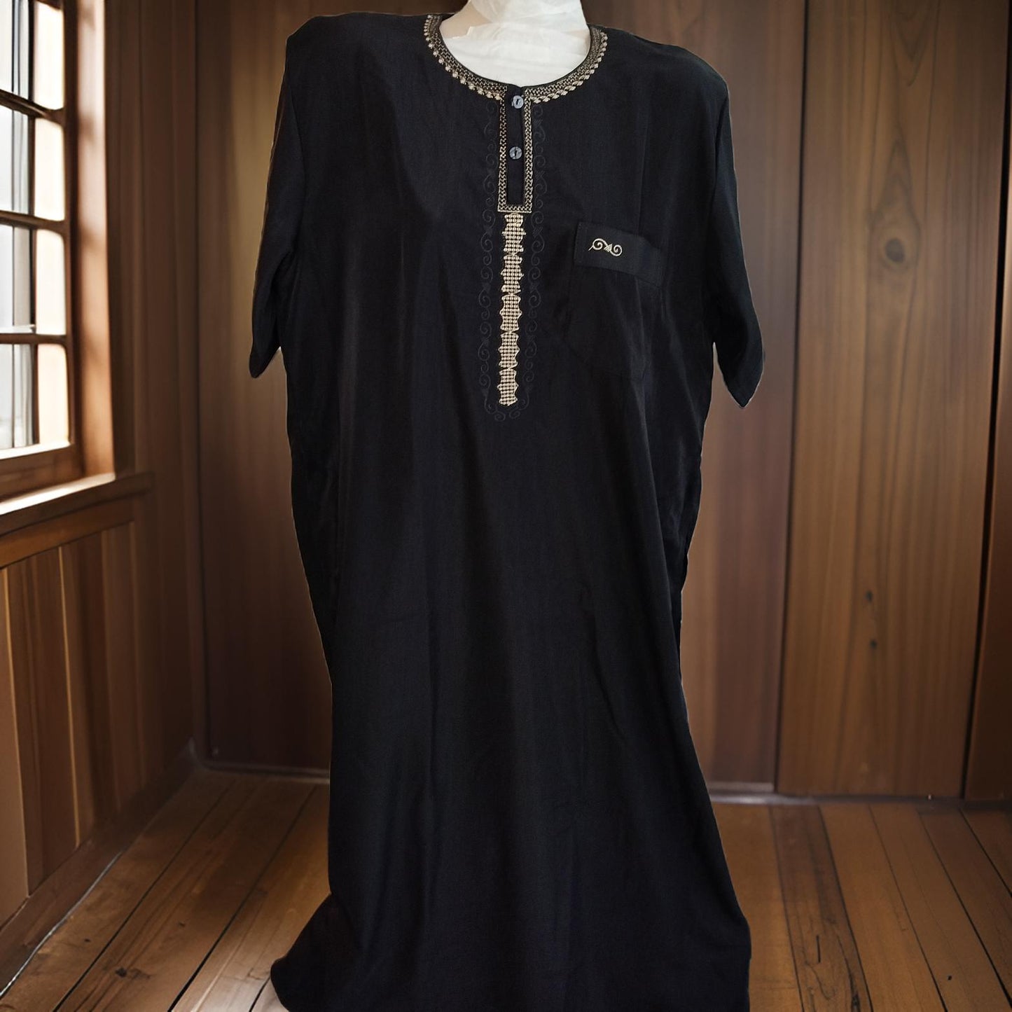 Qamis noir homme manche courte brodé Élégance et Tradition pour Homme